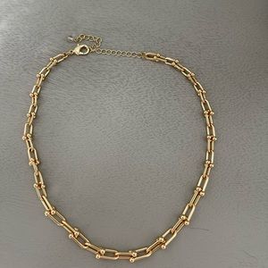 Trendy Paper clip necklace.